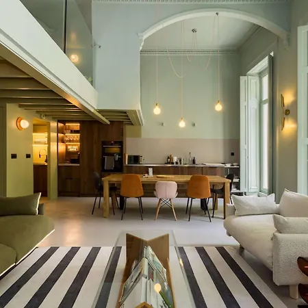 Beautiful Paddington Loft-Style Apartment